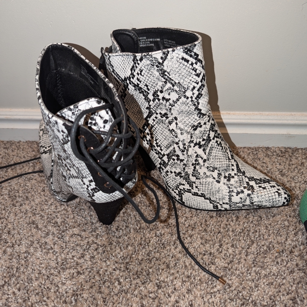 Black and white snake print lace-up back booties